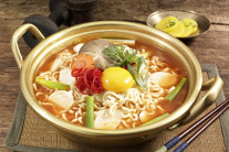 “라면 때문에 출산율 낮아졌나봐”…미국법 따른 경고문구 탓 ‘발칵’