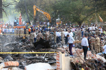 ‘최소 265명 사망’ 인도 여객기 추락사고에…영국인 1명 기적 생존