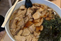 그릇에 차슈가 산더미…일본 이시바 총리 ‘황제 라멘’ 논란