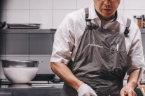 우린 오늘도 죽음을 막으려 한다…셰프 김태윤 [미담:味談]