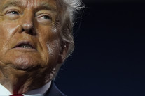 일본도 EU도 시장 개방…트럼프가 ‘비관세 장벽’ 집착하는 이유 [디브리핑]