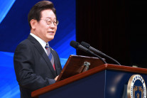 1기 정부 총리 포함 20명 중 9명이 현역의원 [이런정치]