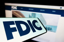 예금 보험한도 25만달러→2천만달러 상향 “납세자 부담 300억달러 증가”