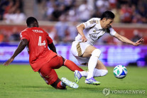 손흥민 입단 3일만에 미국무대 데뷔전…동점 PK 끌어내 2-2 무승부 ‘한몫’