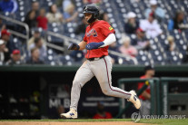 김하성, 2안타 2타점 3출루…6경기 연속 안타