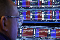 미국 ‘개미’들 주식투자 비중 사상 최대…90년대 닷컴버블 넘어