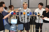 귀국 이정후 “WBC 잘 준비…프로 10년째 내년에는 달라질 것”