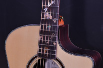 [단독] ‘가왕 조용필’ 57년 음악여정 새긴 어쿠스틱 기타 탄생