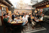 ‘먹어볼 결심’ K-로컬 33선 미식 원정단 행복한 출정