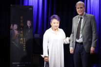 ‘현의 마녀’ 정경화 “난 그저 바닷속 멸치 한 마리…음악은 할수록 힘들다”