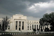 갈라진 의견·데이터 블랙아웃…연준, 향후 정책경로 ‘깜깜’