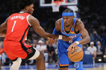 ‘챔프’ 오클라호마시티, NBA 개막전서 2차 연장 끝에 휴스턴 제쳐