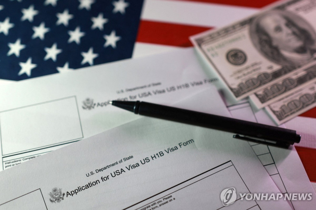미국 H-1B 비자 신청서 [로이터=연합 자료]