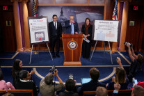 미 연방의회 셧다운 못 막아…백악관은 공무원 대량해고 검토