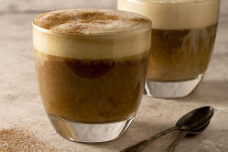 “그냥 커피는 그만”… 하버드 의사가 추천한 깜짝 조합