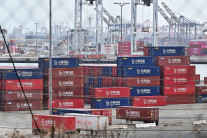 미국 ‘희토류 동맹’ 규합에 중국도 ‘항만세 동맹’ 불러모으기