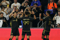 ‘결승골 기여’ 손흥민 최고평점…LAFC, 플레이오프 1R 기선 제압