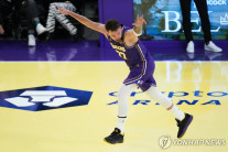 NBA 레이커스, 시즌 첫 LA 더비서 클리퍼스 제압…돈치치 43점
