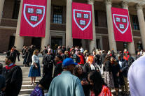 트럼프 이민정책 불안에 발길 돌렸다…미 대학 해외 유학생 신규등록 17% 감소