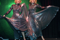 “같은 날 죽고싶다”던 쌍둥이 女연예인, 결국 한날한시에 떠났다