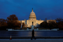 “미 중간선거 지지정당 민주 55% 공화 41%…트럼프 지지율 39%”