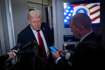 사법리스크 벗어난 트럼프…법원, ‘대선뒤집기’ 공소기각