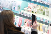 “K뷰티, 트럼프 관세에도 미국시장 빠르게 침투…틱톡 덕분”