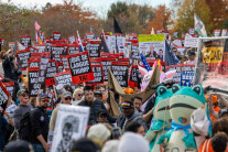 “트럼프 때문에 삶 힘들고 돈 많이 들어”…주지사 선거서 공화당 패배 원인