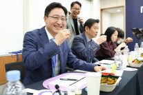 국세청, K-전통주 세계화 지원 총력…시음주 확대·종합주류도매업 면허 개선