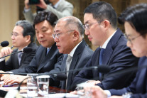 7개 그룹, 3~5년간 국내에 833조 투자…반도체·AI·로봇·조선·바이오 전방위 육성