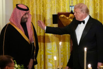 사우디 빈살만 “1조달러 대미투자”…트럼프 “F-35 판매·원전 협력”