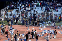 인도 투어 나선 축구스타 메시…경기장 조기 퇴장에 팬들 난동