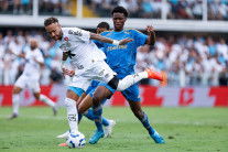 무릎수술 받은 네이마르, 애타는 4번째 월드컵