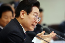 이대통령 “종교단체 법률에 어긋나는 행위하면 해산시켜야”