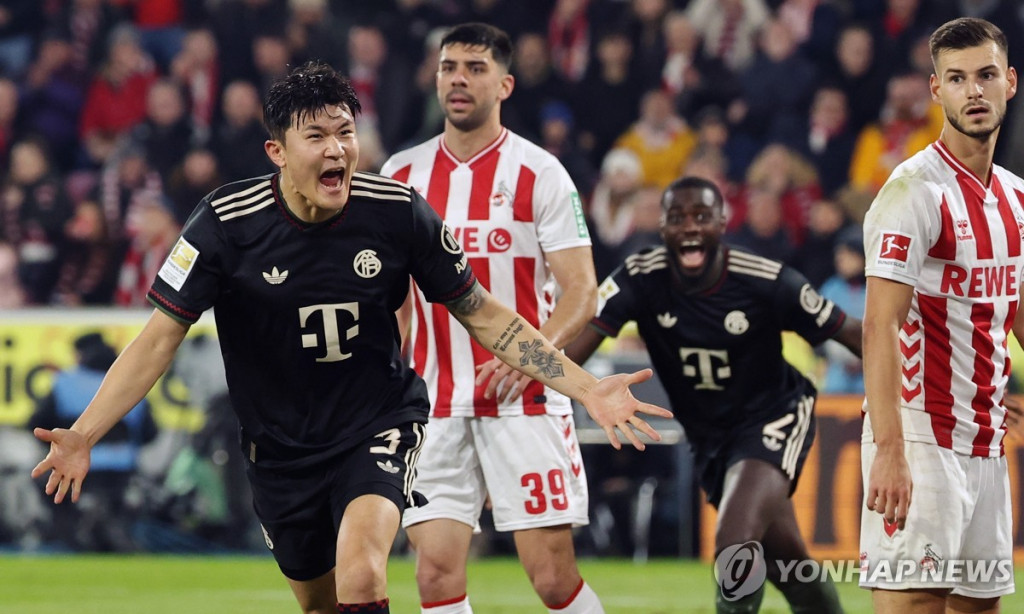 역전 결승골을 터트린 뮌헨 김민재가 포효하고 있다.[EPA=연합]