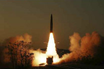 북한,이대통령 중국 가는 날 탄도미사일 발사…‘마두로 축출’ 직후 무력시위