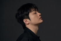 황가람, ‘나는 반딧불’ 1억 스트리밍 돌파…국민 위로송