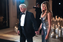 낮엔 전쟁, 밤엔 파티…트럼프의 ‘2주 홀리데이’ 활용법[1일 1트]