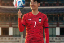 “호랑이 기운 느껴져” vs “촌티 난다”…손흥민, 새 유니폼 착용에 ‘갑론을박’
