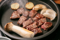 “요즘, 고기 이렇게 먹는데” 이게 ‘최악’ 식단…인류 절반은 ‘나쁜 밥상’ 차린다 [지구, 뭐래?]