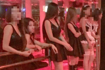 재벌 모인 행사 기간에 ‘성매매 40배 폭증’…“4일간 2억 썼다”