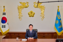 李대통령 “국민은 쉬어도 한국은 쉬지 않는다…역사적 사명 다해주길”