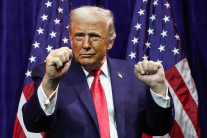 트럼프 “베네수엘라 원유 5000만배럴 미국 들여와 판매”