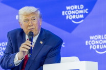 트럼프, ‘그린란드관세’ 철회…“그린란드 논의틀 마련”[1일1트]