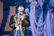 매출만 1000억…걸어다니는 기업 ‘임영웅’에겐 불황이 없다