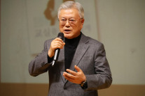 문재인, 3월 5일 LA 온다…퇴임 후 첫 미국 공식 방문 “글로벌 싱크탱크에서 기조연설”