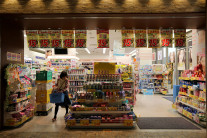 일본 식료품 소비세 8%→0%, 2년후 다시 8%?…다카이치 뭘 노리나[디브리핑]