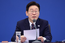 이 대통령 지지도 3주 연속 상승 56.5%…민주 44.8%·국힘 36.1% [리얼미터]