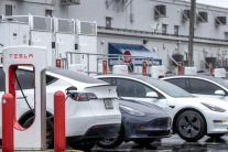 미국 전기차 판매 10년만에 ‘뒷걸음질’…세액공제 종료 등 여파