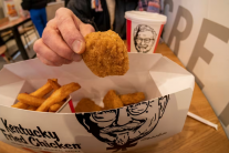 KFC까지 양 줄였다…미국 외식업계에 번지는 ‘양 줄이기 트렌드’ 왜?